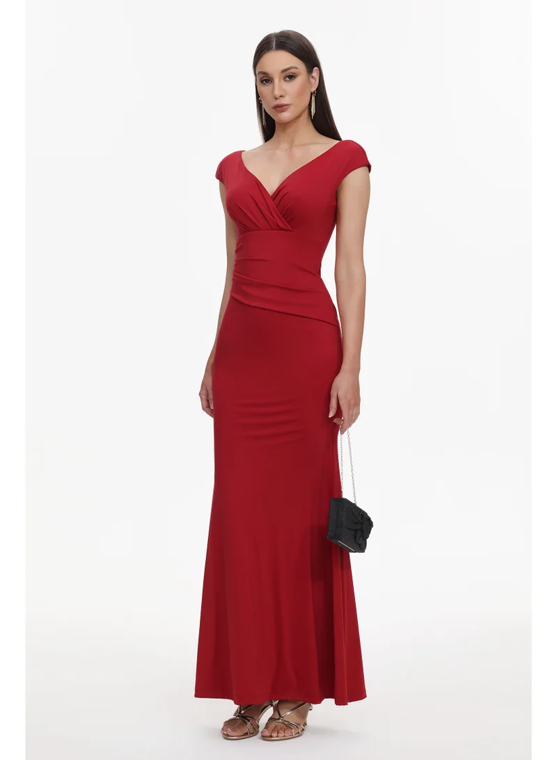 بيلا بارنيت فستان يونسي ماكسي رومانسي بقصة ضيقة وفتحة رقبة على شكل حرف V وثنيات